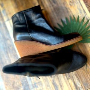 COLE HAAN WATERPROOF WEDGE RAIN BOOTS BLACK SIZE 9.5B